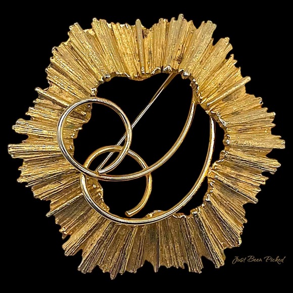 2.25" Gold Tone Sunburst Starburst Scroll Brooch Pin Unmarked - Picture 2 of 3